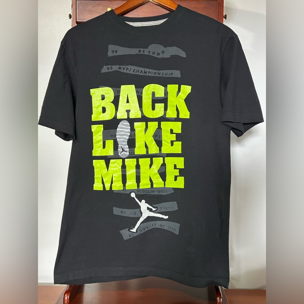 Air Jordan Men’s Medium Black Neon Green Graphic Short Sleeve T-Shirt Basketball